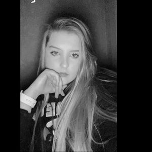 Meet your Posher, Alecia